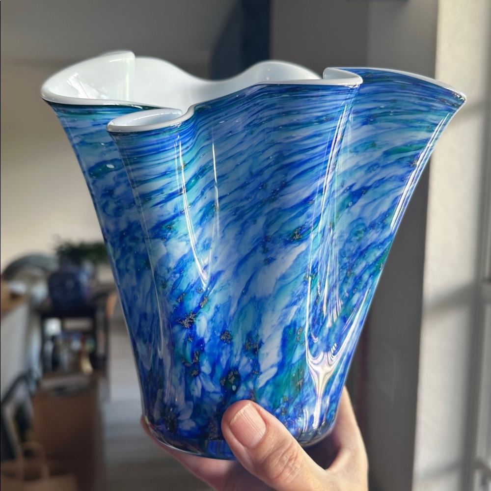 Handblown Alicja Blue and White Art Glass Vase - Polish Glass - Picture 3 of 9